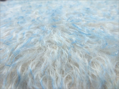 Jerry 243 Ivory & Blue 18mm Mohair 